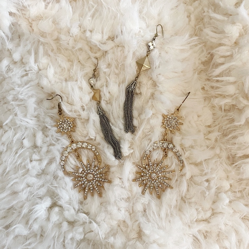 Set of two fancy earrings